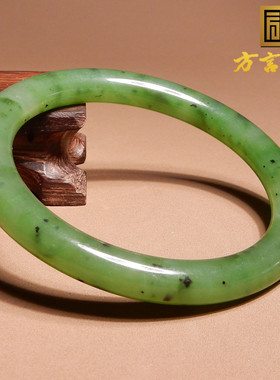 俄罗斯老坑料碧玉猕猴桃60mm手镯
