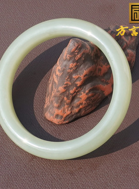 和田玉青海料细腻高冰晴水色手镯