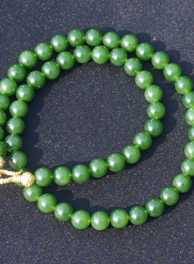 和田玉俄料冰底细腻阳绿碧玉手串