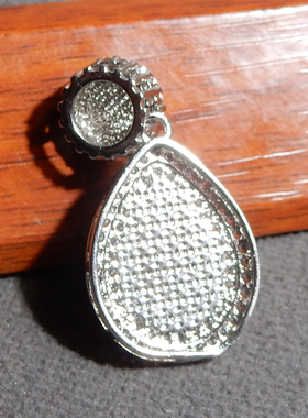 方言荔枝冻冰种佩戴级玛瑙玉髓