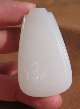 惊呆了方言和田玉精品特色俄料高脂油糯白玉莲花平安无事牌吊坠X5