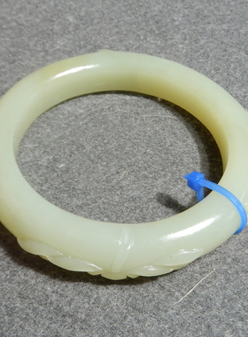 震惊了方言和田玉新疆且末料温润细腻鸡油黄口卡56mm雕花手镯X3