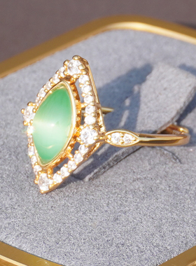 方言俄料猫眼碧玉粉青银镶玉戒指