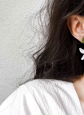 春夏小众撞色甜美花瓣耳钉