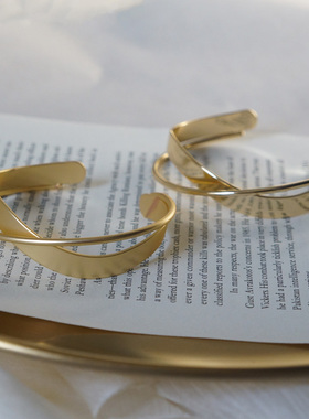 莫比乌斯环温柔高级感手镯