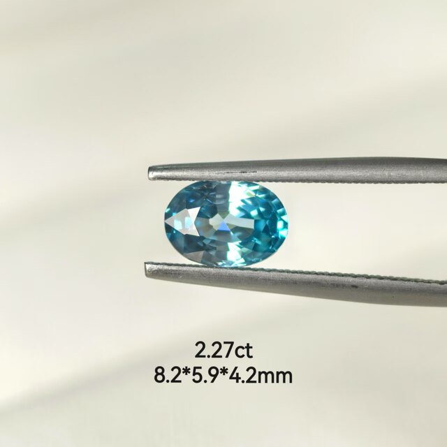 Jewelry-grade natural blue zircon hyacinth ring surface loose stone, the natural gemstone closest to diamond in comprehensive properties