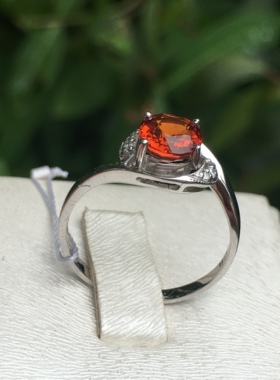 18k金镶钻锰铝榴石石戒指芬达石