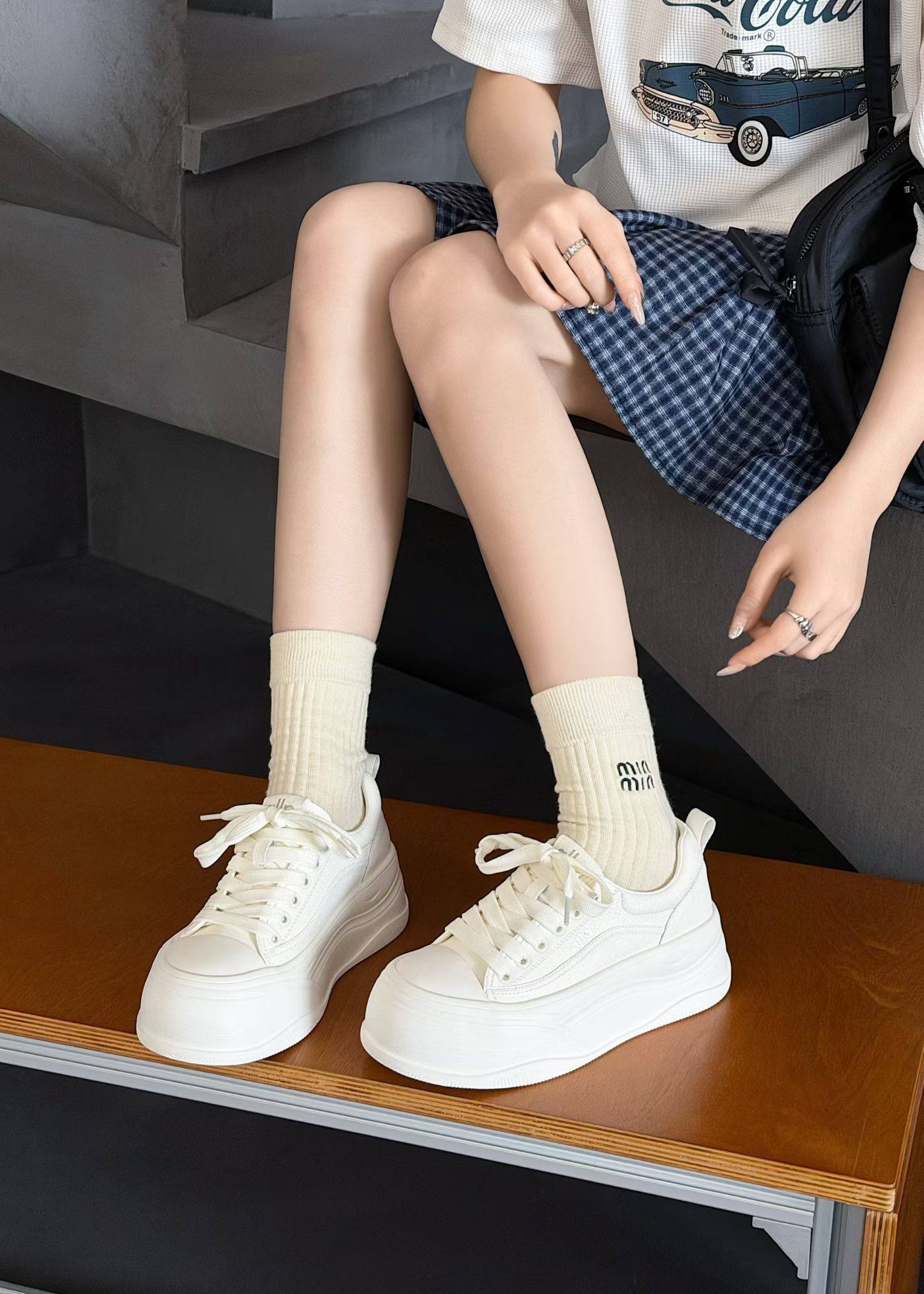 2026春款厚底小白鞋女百搭增高休闲鞋系带圆头女鞋超轻发泡底单鞋,淘宝优惠券,粉丝福利购,淘宝优惠卷