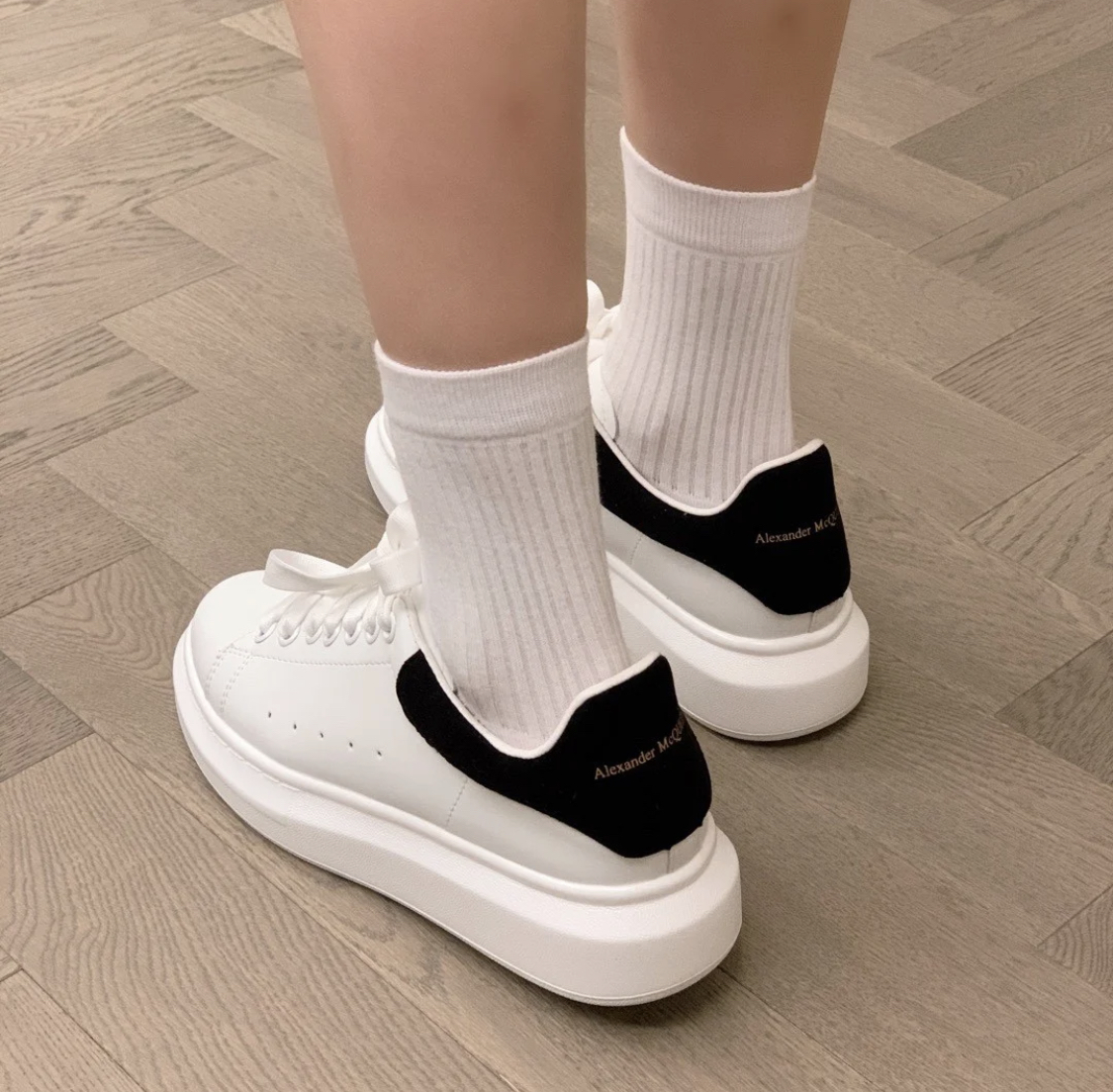 现货Alexander McQueen mcq麦昆黑尾麂皮/牛皮厚底增高情侣小白鞋,淘宝优惠券,粉丝福利购,淘宝优惠卷