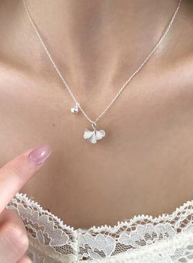 猫蛰S925纯银银杏叶光珠项链