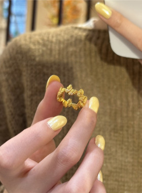 錾刻点钻小歪蝶戒指女闭口指环