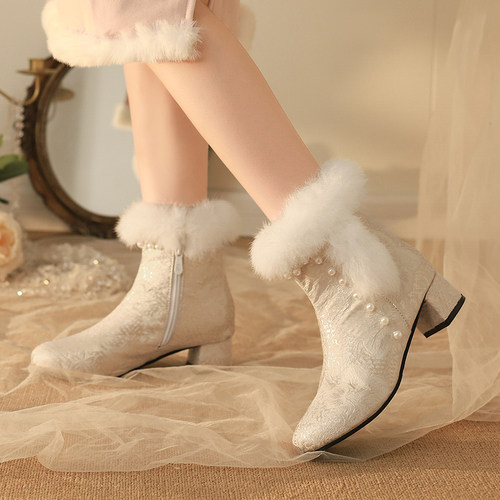 毛毛靴子绣花旗袍鞋秋冬加绒圆头粗跟短靴古典国风女靴子大码4041 - 图2
