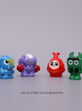 卡通可爱铁甲办公桌面解压小摆件