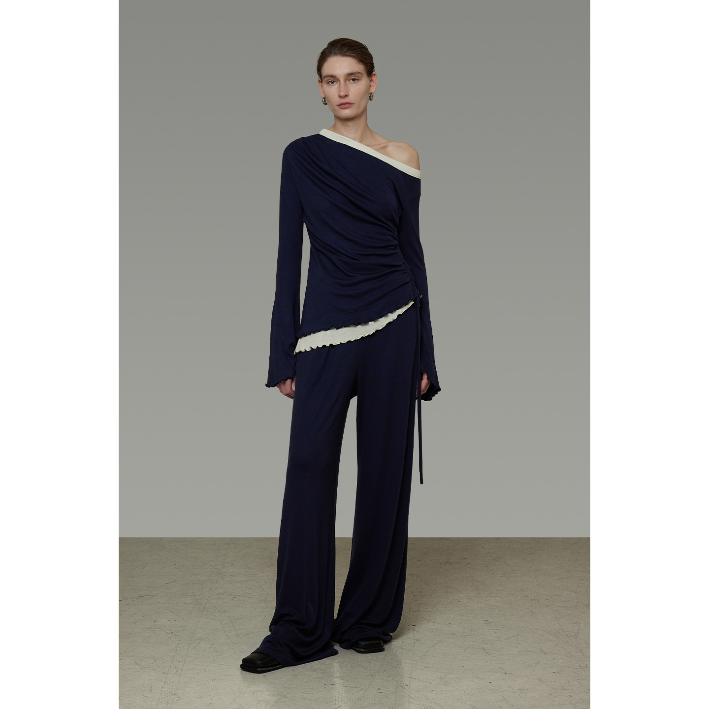 UNSPOKEN时尚休闲套装女春季撞色斜肩针织衫休闲裤垂感半裙三件套,淘宝优惠券,粉丝福利购,淘宝优惠卷