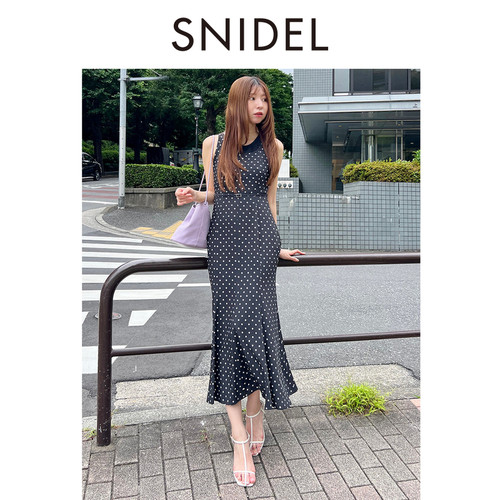 SNIDEL2025秋冬新品简约露背腰带收腰无袖鱼尾连衣裙SWFO254016 - 图3