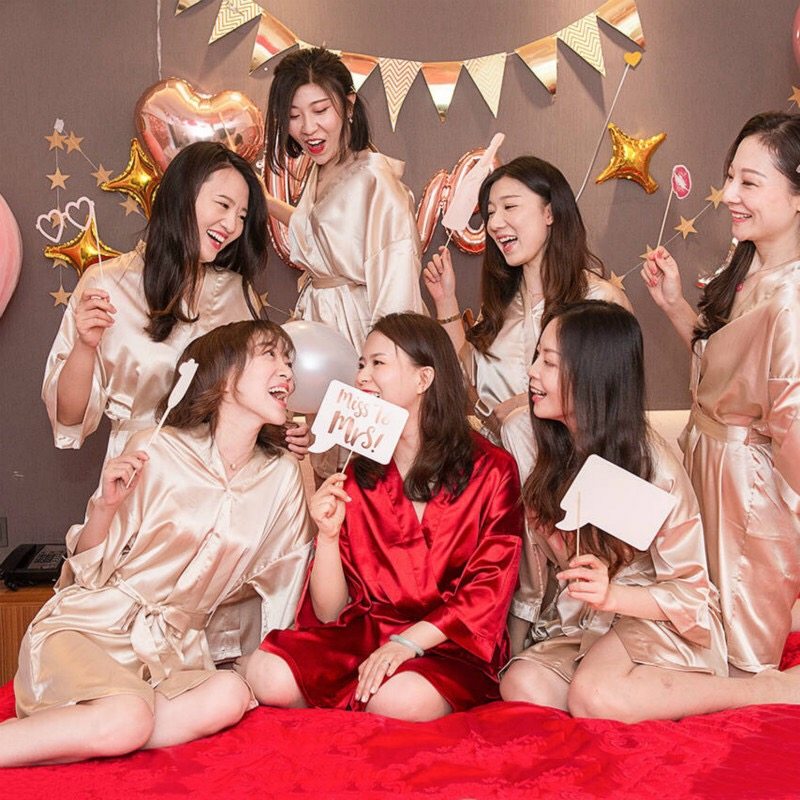 婚礼新娘伴娘姐妹团晨袍丝绸闺蜜结婚睡衣睡袍浴袍女士定制伴手礼,淘宝优惠券,粉丝福利购,淘宝优惠卷