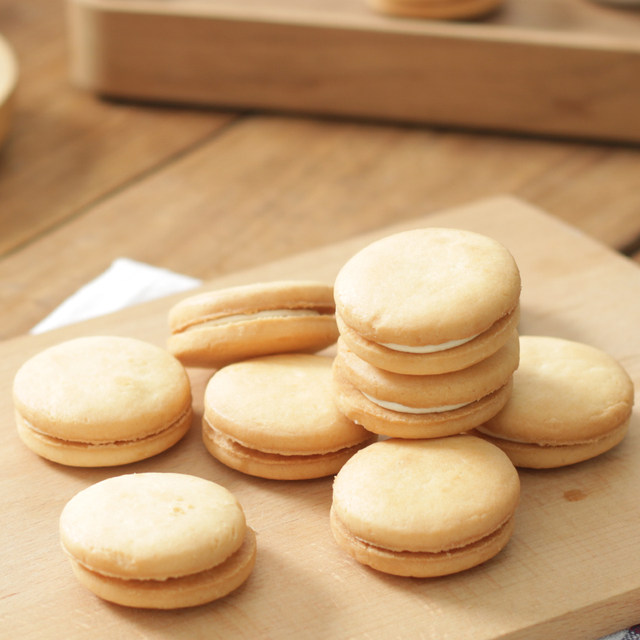 Imported from Japan, Baozhi Fruit Sandwich Cookies 102g