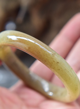 新疆和田玉红糖两色保真玉手镯