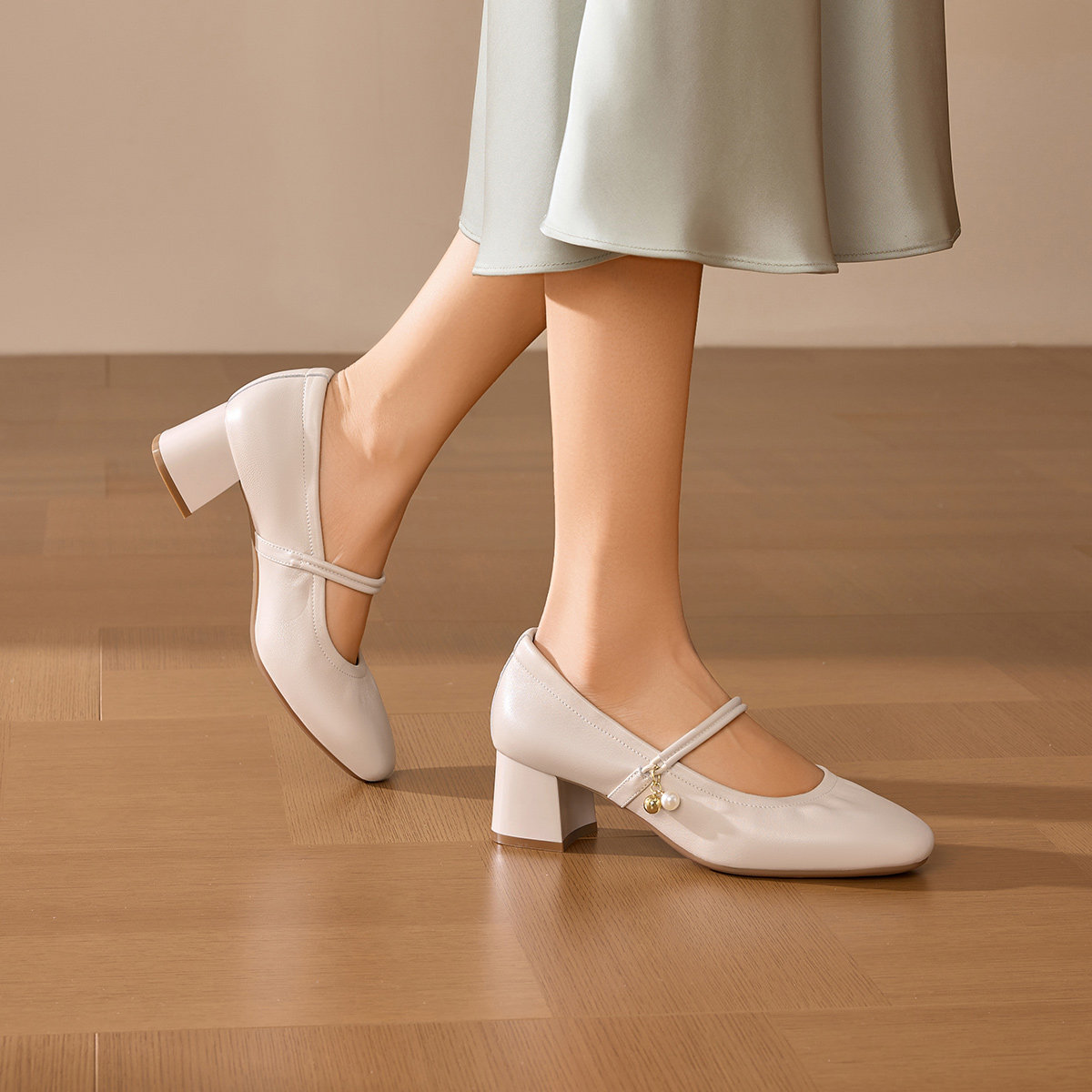 St&Sat/星期六春秋羊皮珍珠玛丽珍鞋粗高跟复古单鞋女SSD1111C39,淘宝优惠券,粉丝福利购,淘宝优惠卷