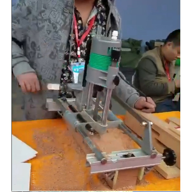 Door lock professional keyhole machine jammed lock slot opening