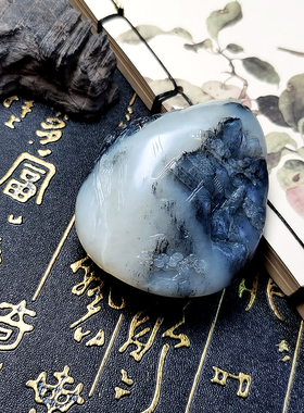 新疆和田玉籽料手把件山水