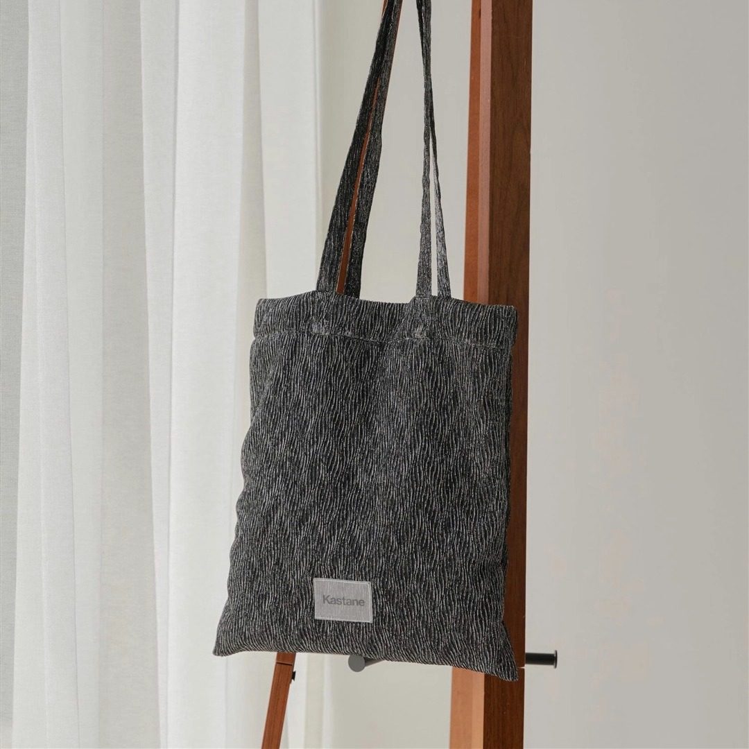 日单品牌时尚便携轻便洋气百搭亮丝坑条手提包小方包单肩包31494,淘宝优惠券,粉丝福利购,淘宝优惠卷