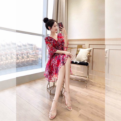 裙子气质显瘦夏季女装2026马年短款小个子显高碎花雪纺红色连衣裙 - 图2