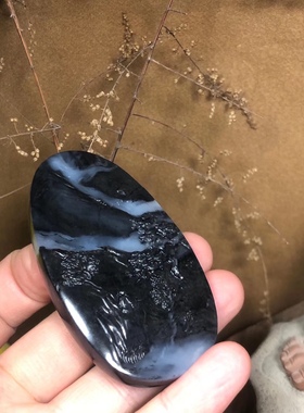 新疆黑白分明籽料