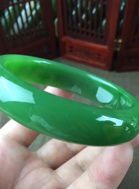 新疆手镯苹果绿碧玉