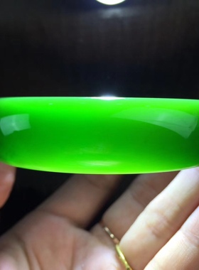 帝王绿手镯旺夫女款新疆和田玉