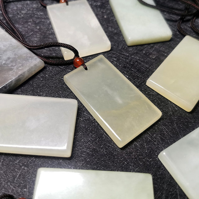 Pure natural Xiuyan jade pendant Ping'an brand hand polished