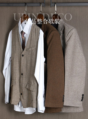 衣帽间摆件衣柜主卧意式现代男士西服外套上衣陈列样板房软装饰品