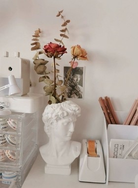 ins复古腮红大卫雕像化妆刷筒插花摆件装饰收纳桶拍照道具