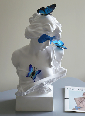 手绘蓝色蝴蝶少女树脂雕塑