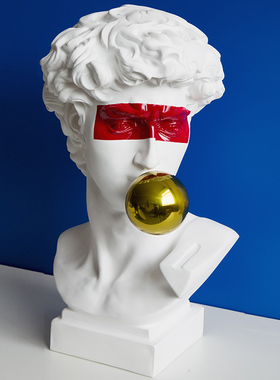 勃艮第红蒙眼大卫树脂雕像