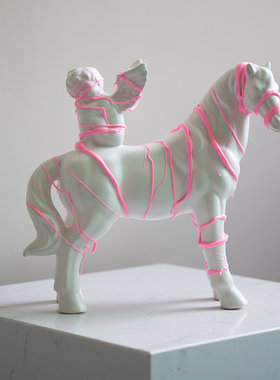 留连原创粉信小天使陶瓷雕塑