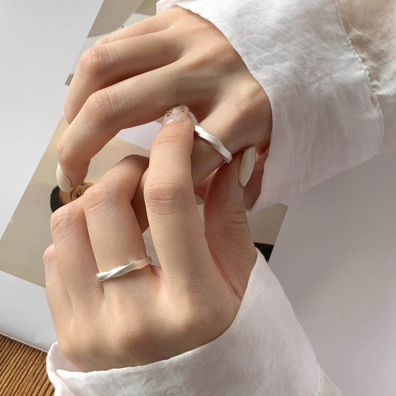 通体999纯银戒指环女莫比乌斯环素圈ins风小众设计感食指戒高级感,淘宝优惠券,粉丝福利购,淘宝优惠卷