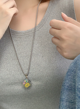 钛钢男女皆可笑脸骰子项链