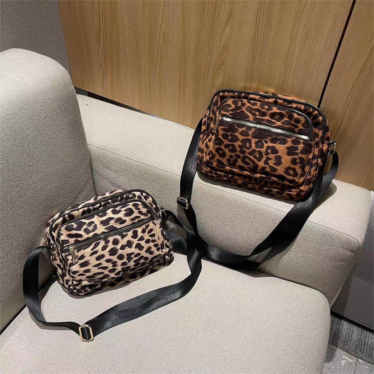 韩版多隔层小方包2025秋新款港风休闲笑脸轻便防水尼龙布斜挎包,淘宝优惠券,粉丝福利购,淘宝优惠卷