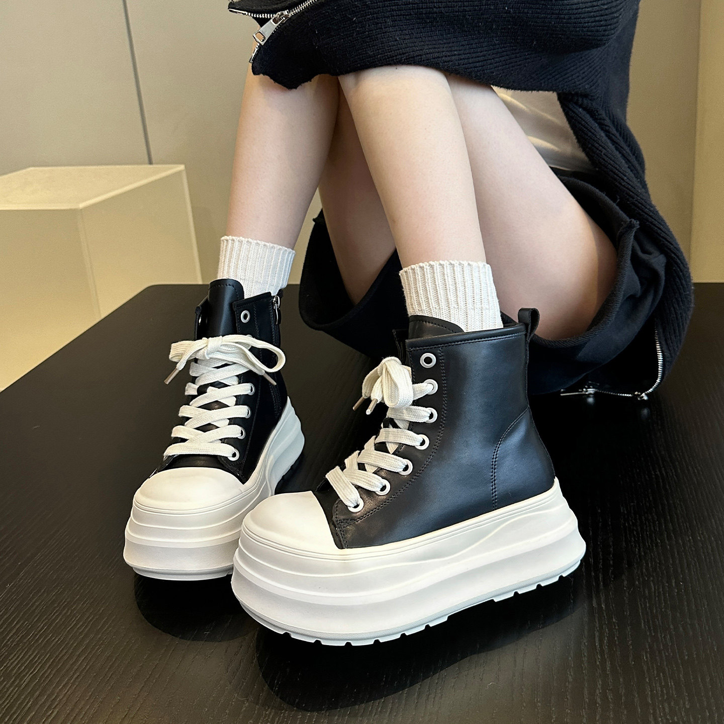 炸街潮流~春季新品真皮轻便增高大头厚底鞋黑白高帮鞋板鞋女棉鞋,淘宝优惠券,粉丝福利购,淘宝优惠卷