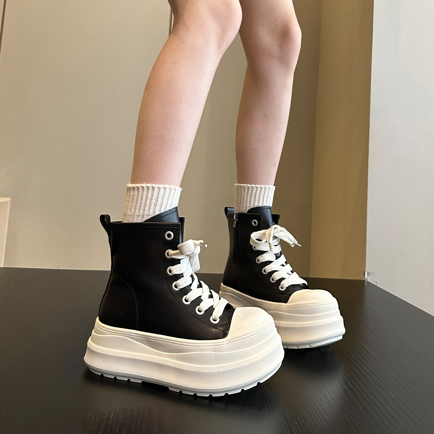 炸街潮流~春季新品真皮轻便增高大头厚底鞋黑白高帮鞋板鞋女棉鞋,淘宝优惠券,粉丝福利购,淘宝优惠卷
