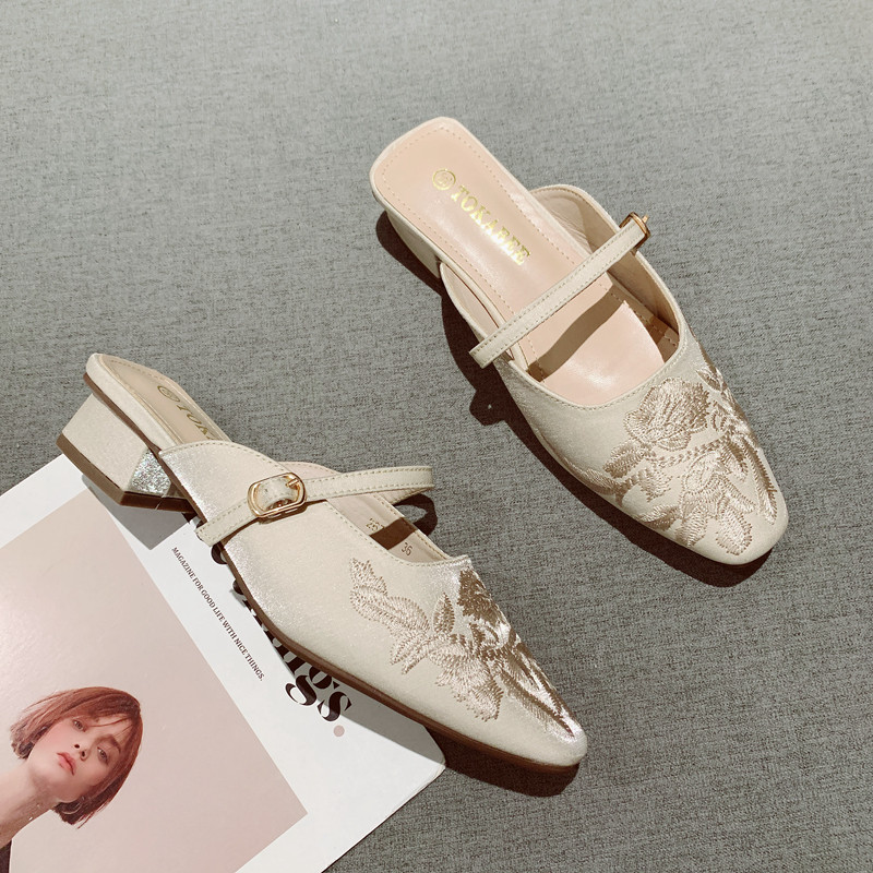 新中式国风包头半拖鞋女外穿2025年夏季新款刺绣布面中跟休闲凉拖,淘宝优惠券,粉丝福利购,淘宝优惠卷