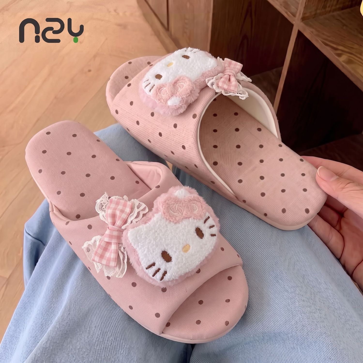 2026 New KT Cat Polka Dot Fabric Slippers Women's Home Soft Sole Non-Slip Silent Comfort Four Seasons One-Word Floor Shoes