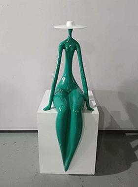 时尚坐姿女人雕塑酒店会所写字楼美容院服饰店橱窗台面人物艺术品