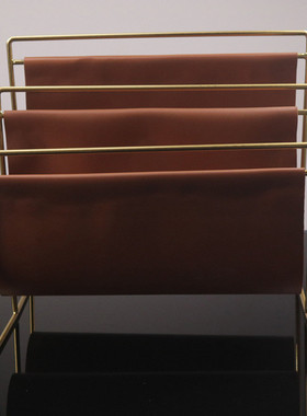 现代杂志样板房文艺装饰品摆件铁艺皮革置物架书架轻奢收纳架