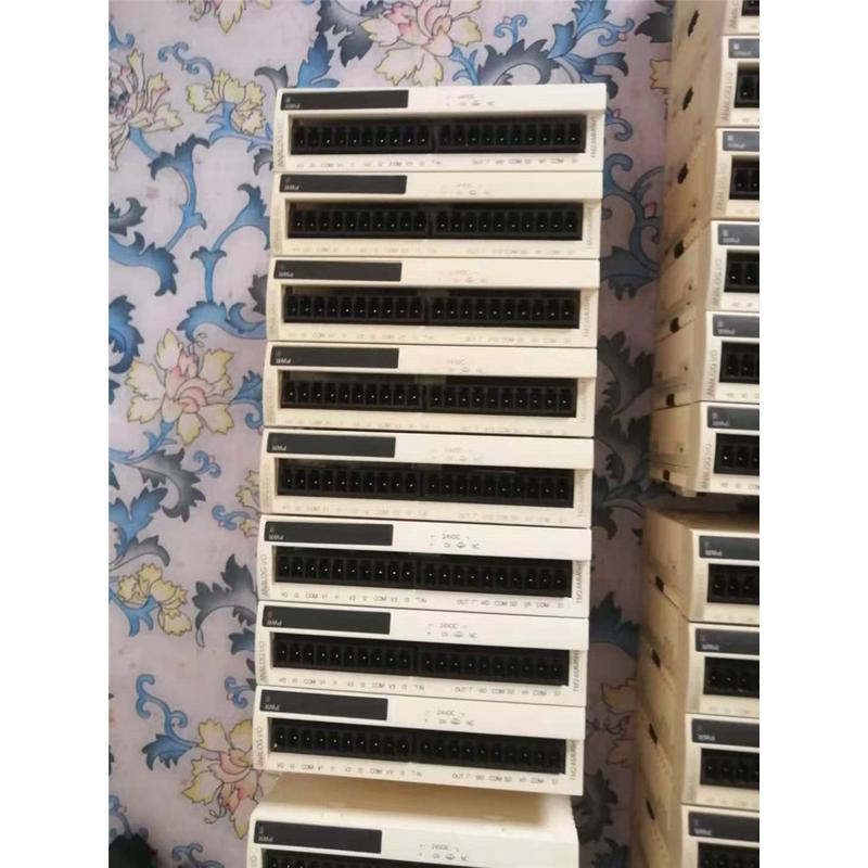 拍前询价施耐德模块 TM2AMM6HT 可充新二手模块  现货多多议价 - 图0