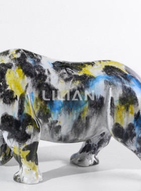 现代简约创意送礼犀牛动物客厅家居饰品书房玄关酒柜工艺品摆件