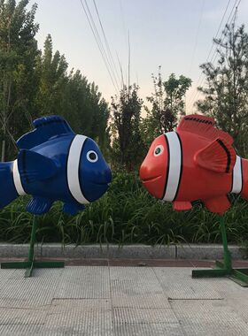 定制卡通人物玻璃钢雕塑城市卡通动物形象模型园林网红打卡摆件