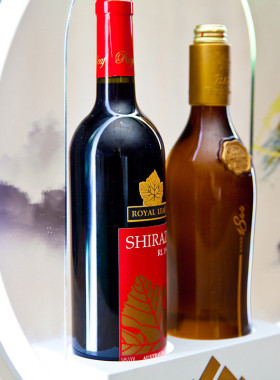 亚克力山水画酒架发光洋酒底座酒不锈钢创意红酒陈列架托展示台