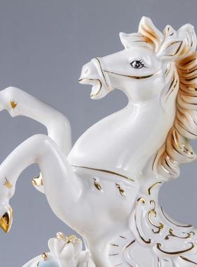 适用创意马上发财中式陶瓷器工艺品家居客厅玄关电视柜装饰品招财